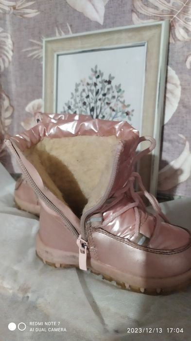 Зимове взуття для дівчинки