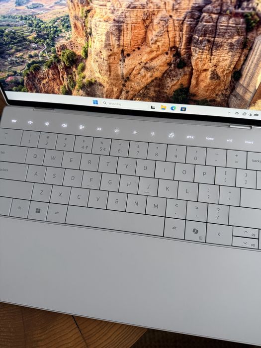 Laptop Dell XPS 13 9350 | Intel Core Ultra 7 258V | 32 GB RAM | jak nowy