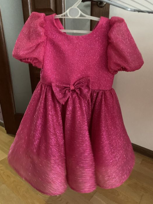 плаття нарядне рожеве 116р сукня