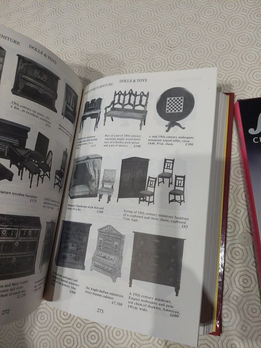 Extraordinário livro brinquedos lyle price guide