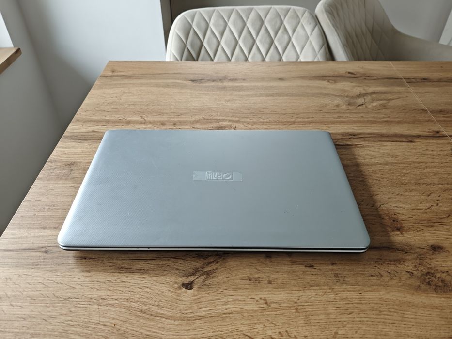Laptop i3 4GB 500GB