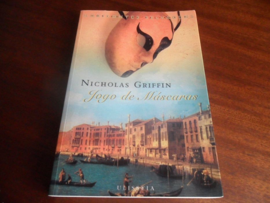 "Jogo de Máscaras" de Nicholas Griffin