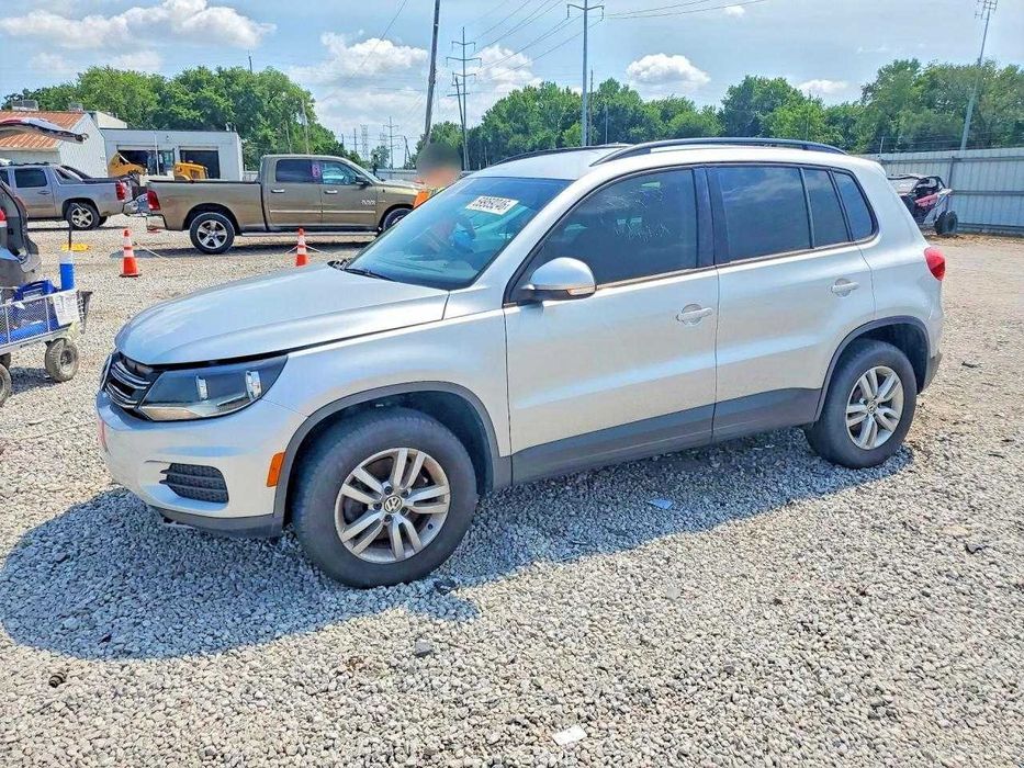 2017  Volkswagen TIGUAN SE