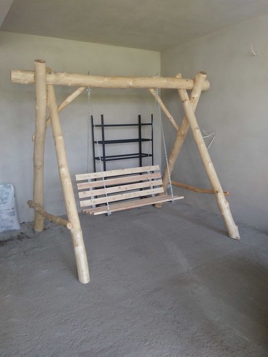 Huśtawka ogrodowa z bali brzozowych huśtawki