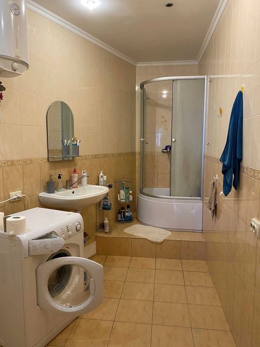 Оренда.3-х кімнатна квартира 15000 метро Позняки вул.Ани Ахматової.31