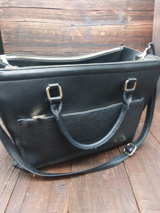 Duża torebka z paskiem