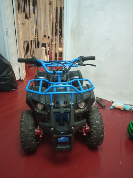 Продам дитячий електроквадроцикл терміново!