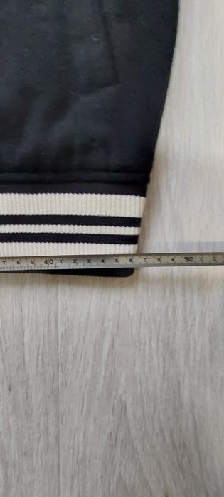 Продам бомбер,,Colin's