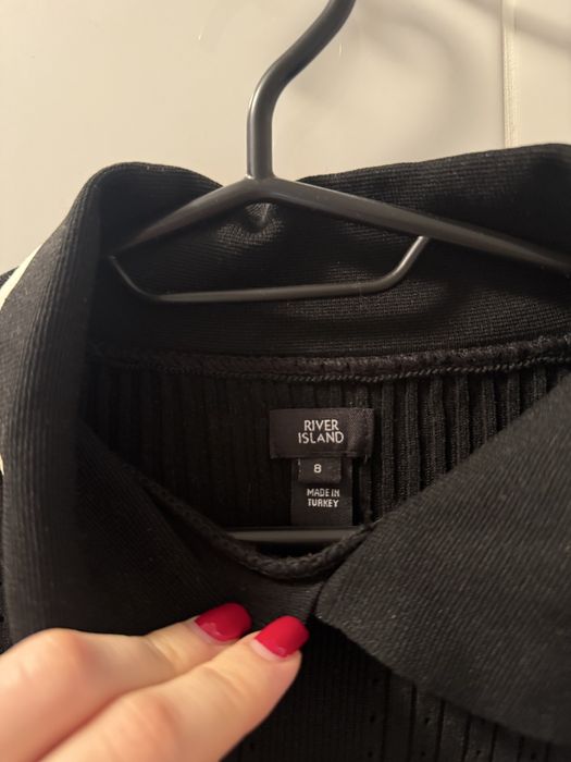 Сукня , плаття  чорного кольору