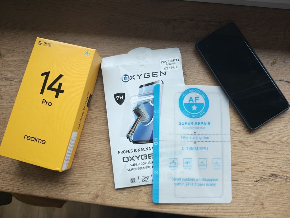 Telefon w stanie idealnym realme 14 pro