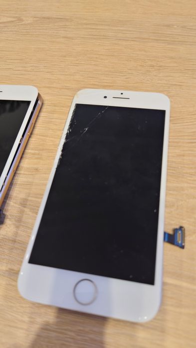 4 telefony Apple iPhone uszkodzone - do naprawy / na części