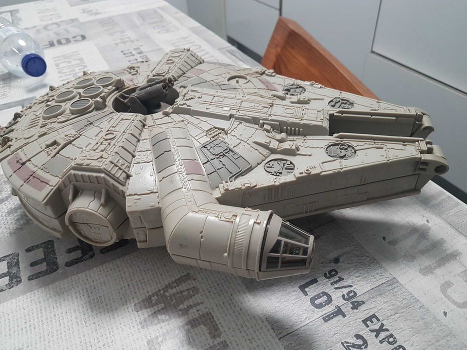 Nave Falcon star wars lucas film de 1995