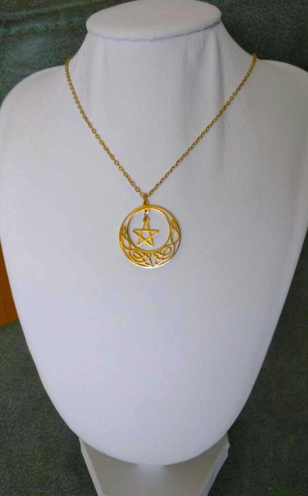 Colar Aço Dourado Retro c/ Padrão de Estrelas NOVO