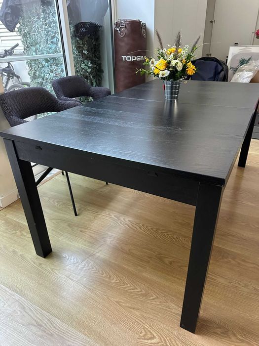 Mesa extensível IKEA – Preto-castanho