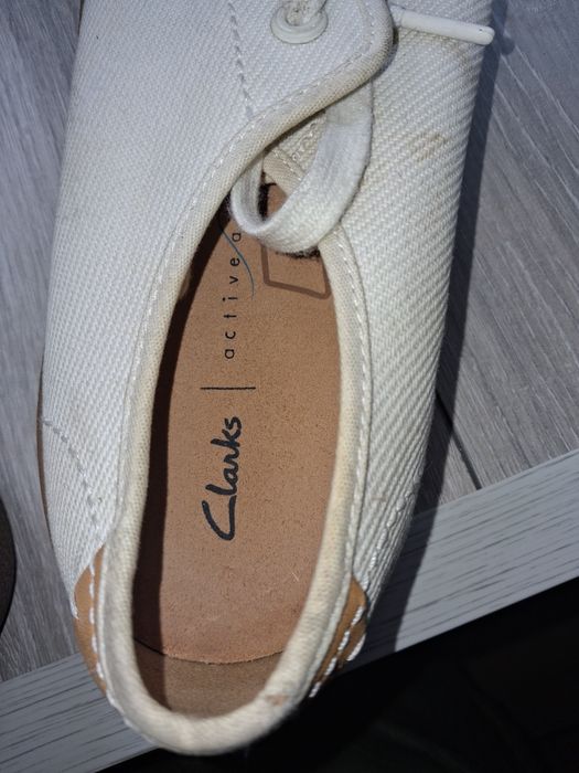 Trampki Clarks biale