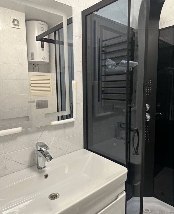 Стильна квартира студія з панорамою на Дніпро (л1