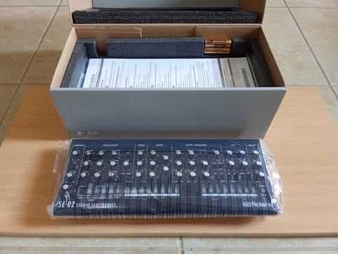 Sintetizador Roland SE-02 (Novo)