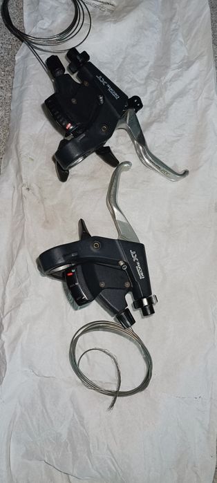 Manetes integradas Shimano XT