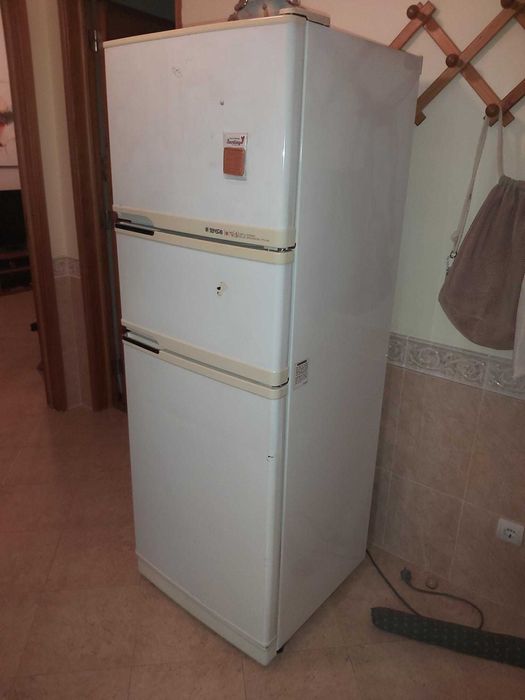 Frigorifico - só funciona congelador ou para peças