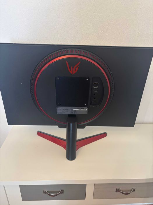 Monitor Gaming LG UltraGear 24GN600-B 144Hz - Excelente condição