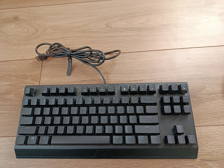 Sprzedam klawiaturę Razer
