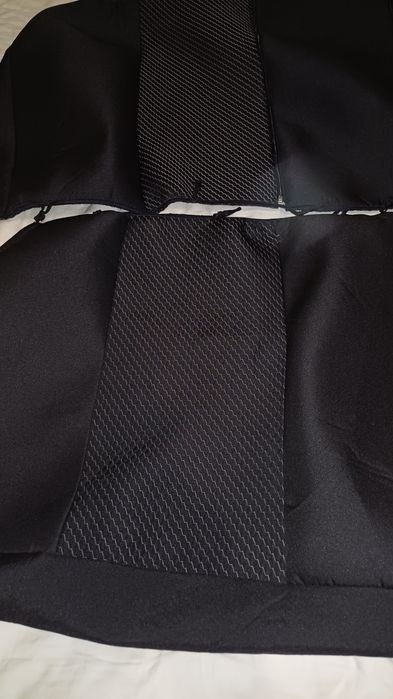 Автомобільні чохли  універсальні