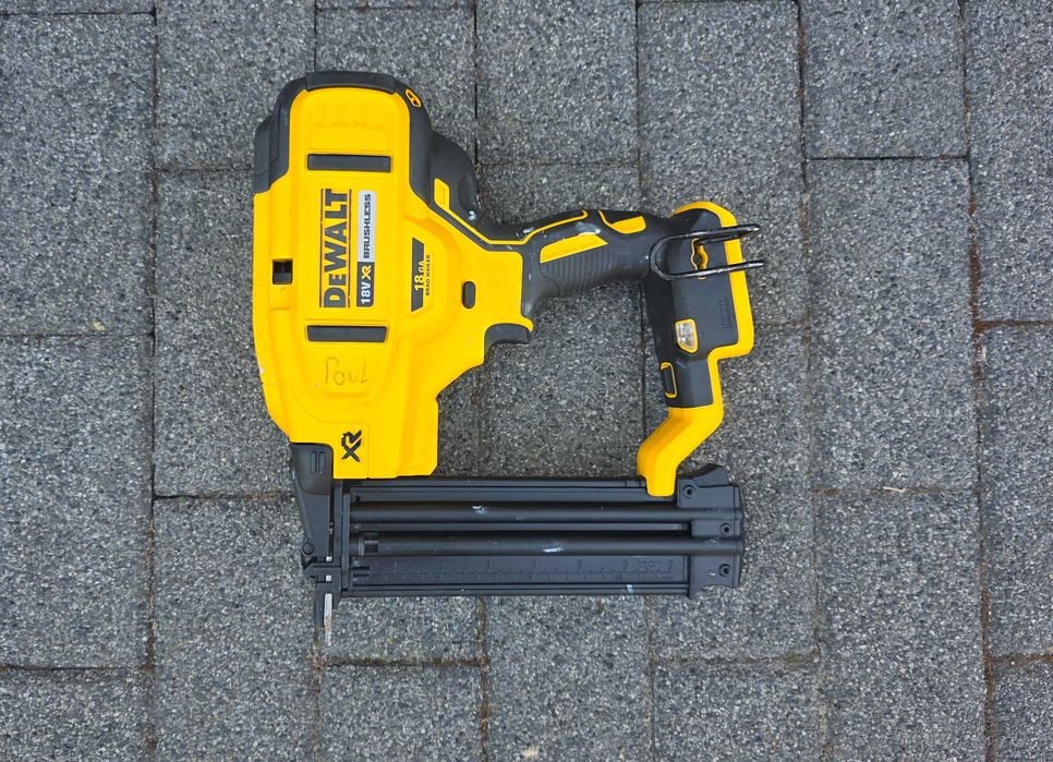 Gwoździarka sztyfciarka akumulatorowa Dewalt DCN680 18V 18Ga
