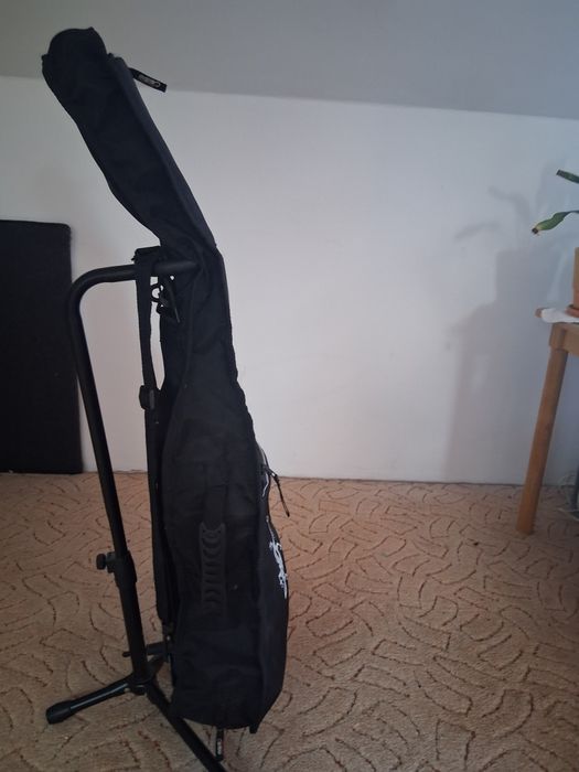 Sprzedam gitarę klasyczną firmy Tanglewood w znakomitym stanie