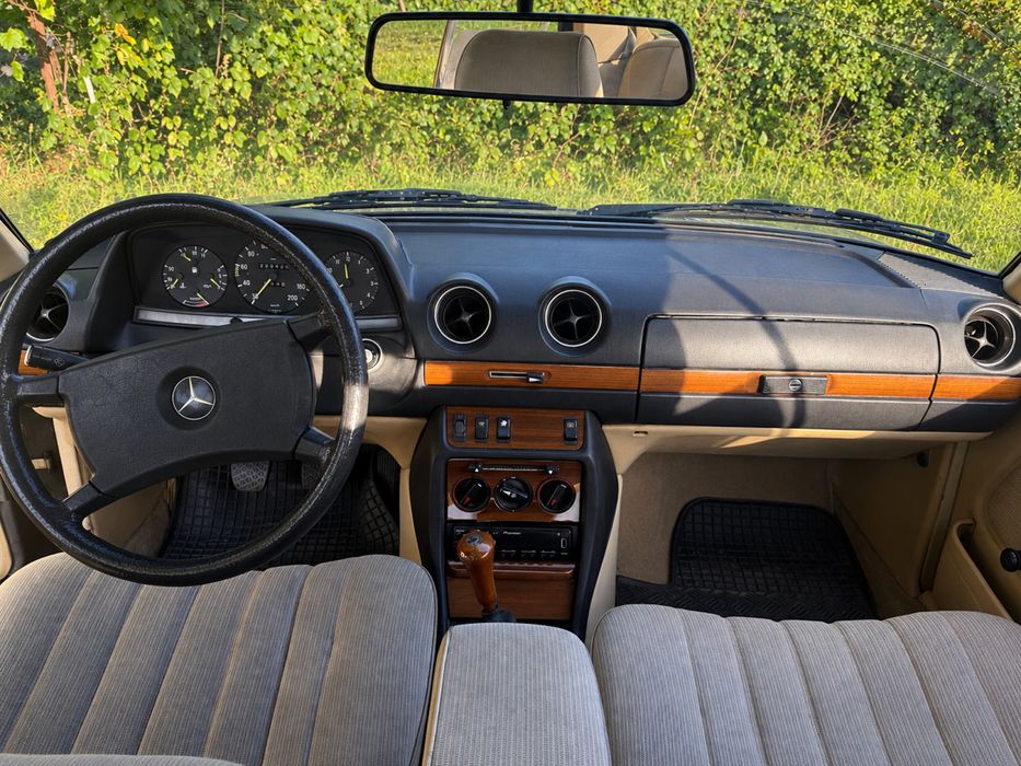 Mercedes w123 coupe