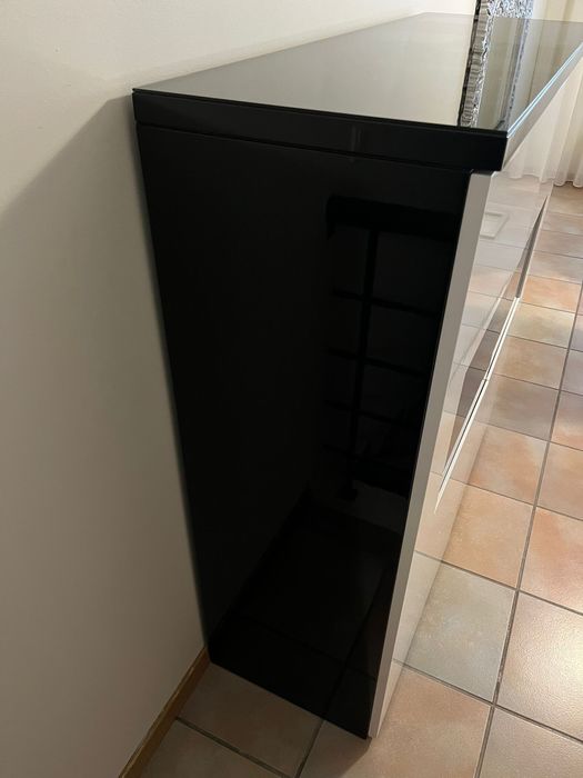 Móvel de sala tipo aparador/arrumação