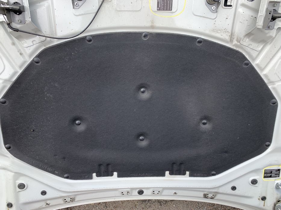 Шумоізоляція, обшивка капоту BMW x3 f25