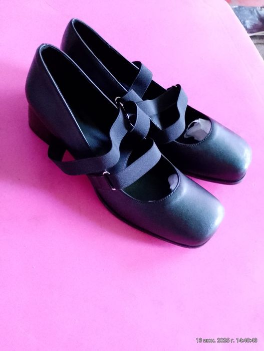 Продам туфли и босоножки, подойдут на среднюю и широкую ножку.