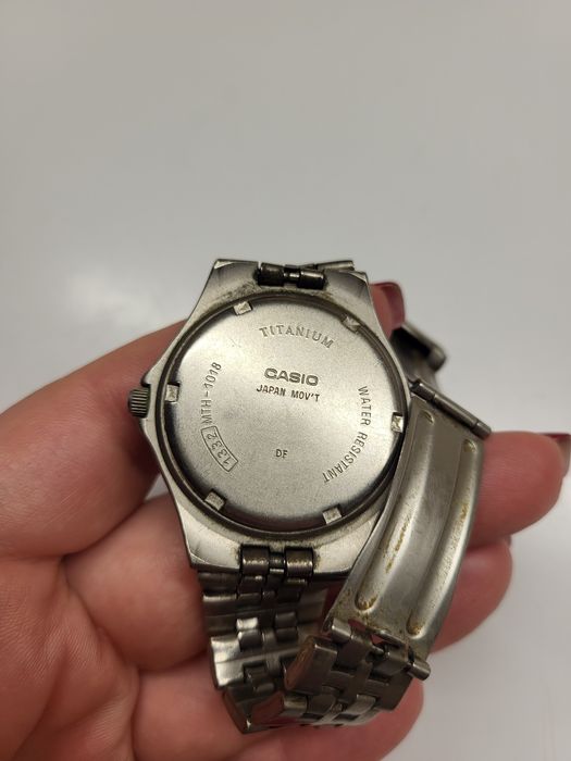 Жіночий наручний годинник Casio MTH-1018 Titanium