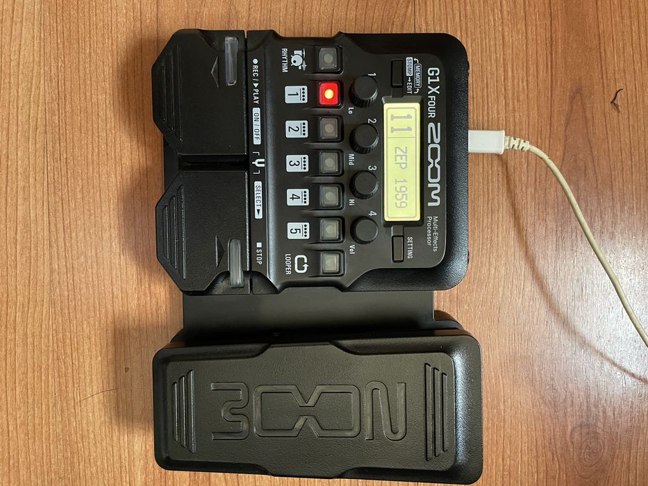 Pedaleira Zoom G1x Four
