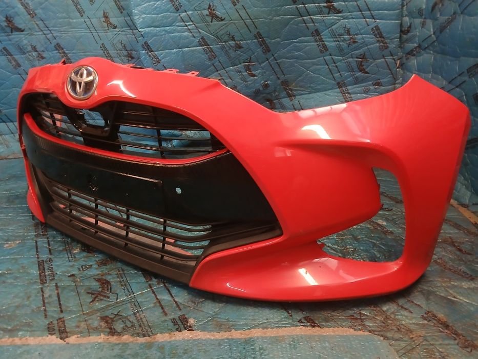 Zderzak przedni przod 8y8 TOYOTA YARIS IV 20- kolor 089