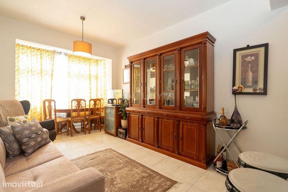 T1 Pronto a Habitar em Massamá – Localização Privilegiada e Excelente