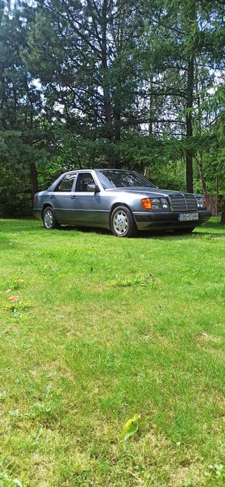 Sprzedam Mercedesa 124 z 1991 roku