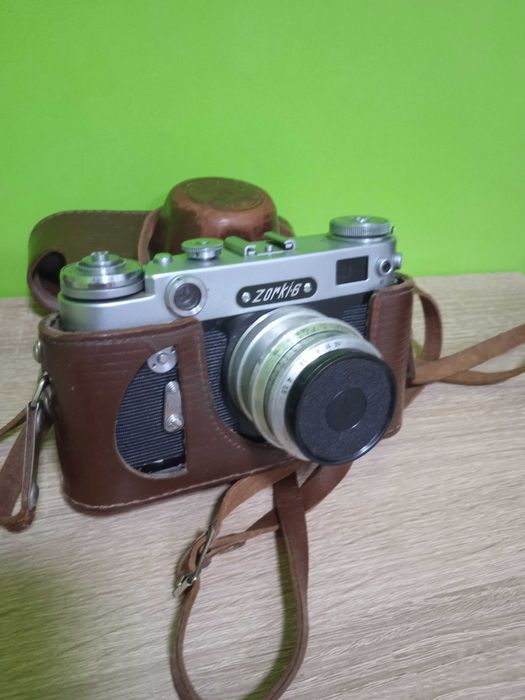 Фотоаппарат плёночный "Зоркий-6" в кожаном чехле