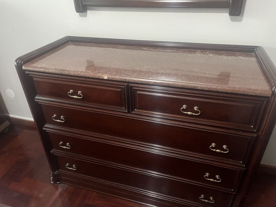 Conjunto movel e espelho