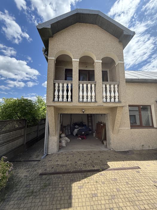 Продається просторий будинок