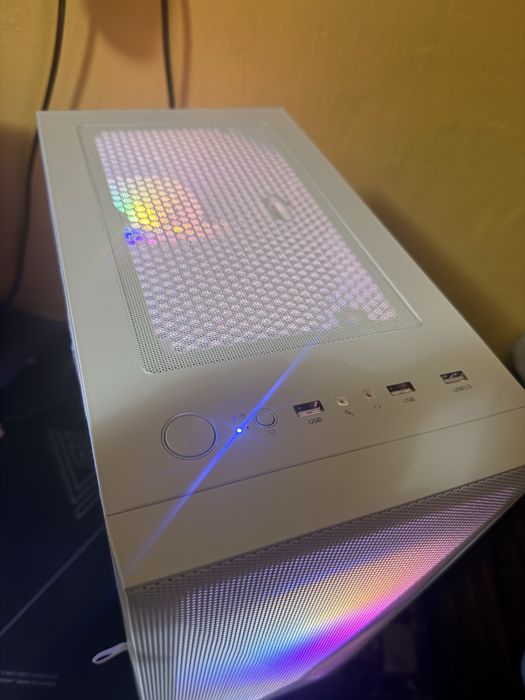 PC i7-8700 / 6600xt 8gb sapphire nitro + / KRUX