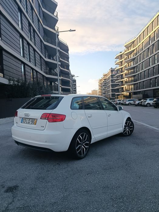 Audi A3 sportback 2011 full extras