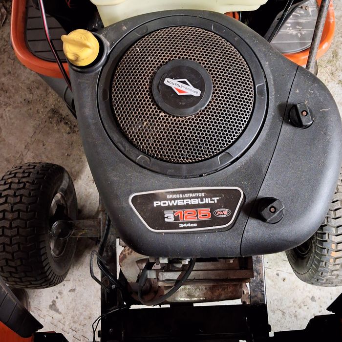 Kosiarka traktorek HUSQVARNA lt126 b&s 2012