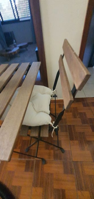 Conjunto de Mesa e 2 cadeiras