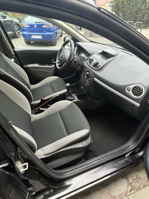 Renualt Clio- Super stan