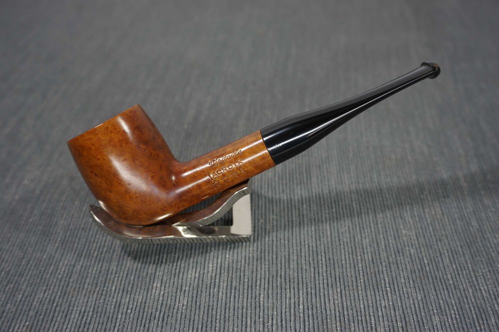 Bonito e antigo cachimbo Veritable Lacroix ***A 127, em urze (França)