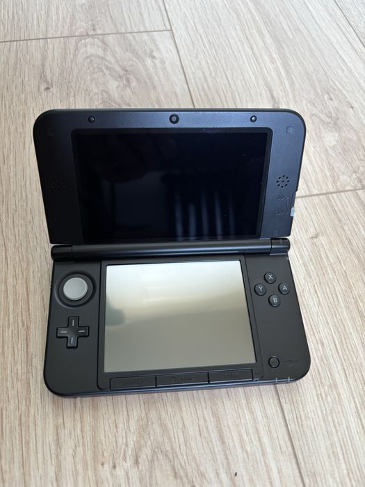 Nintendo 3ds xl.