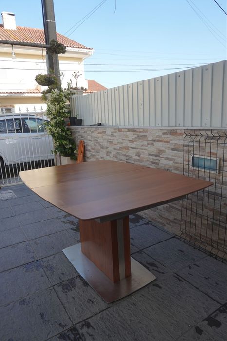 Mesa de refeição para 6 ou 8 pessoas