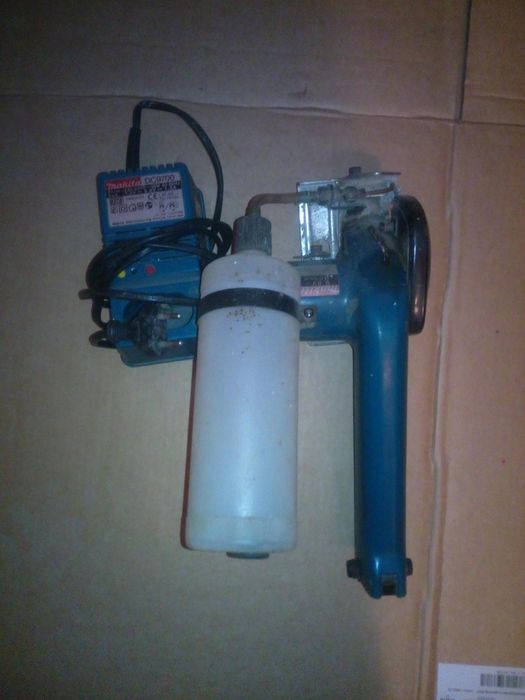 Przecinarka akumulatorowa do gresu Makita