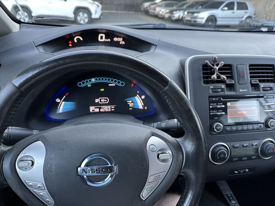 Nissan leaf 2014